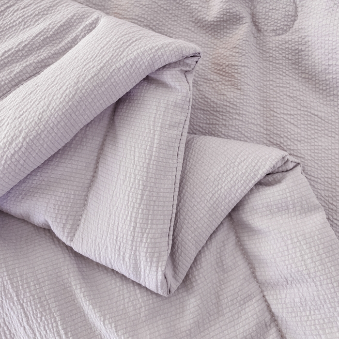 91家纺网 家纺一手货源 找家纺 优姿家纺 2024新款提花泡泡棉刺绣大豆抗菌夏被 高级灰