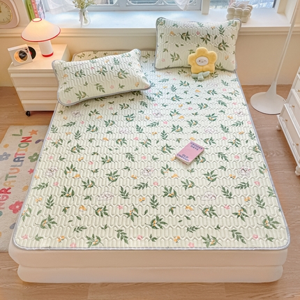 91家纺网 家纺一手货源 找家纺 柒月家居 2024新款贴身舒适厚度0.5小清新乳胶凉席 叶子青青