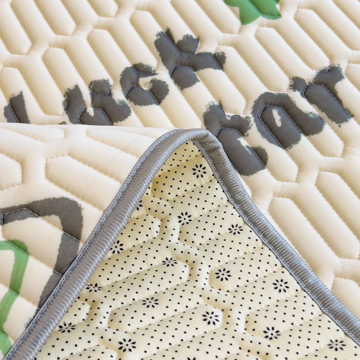 91家纺网 家纺一手货源 找家纺 希廷顿 2024新款加厚凉感丝乳胶凉席三件套 幸运星