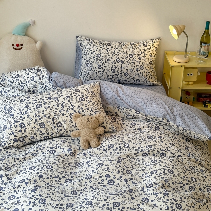 91家纺网 家纺一手货源 找家纺 昔可家纺 2024新款中古系列花四件套 中古蓝小兔