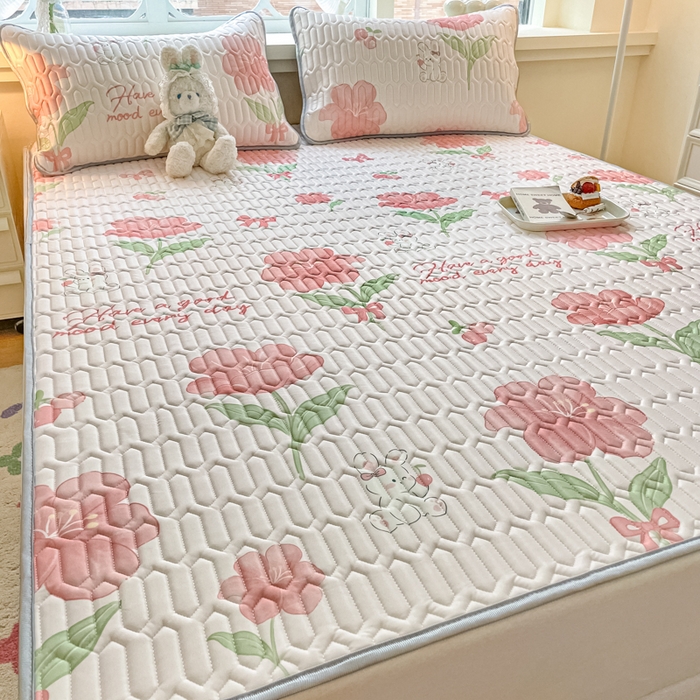 91家纺网 家纺一手货源 找家纺 柒月家居 2024新款贴身舒适厚度0.5小清新乳胶凉席 粉黛