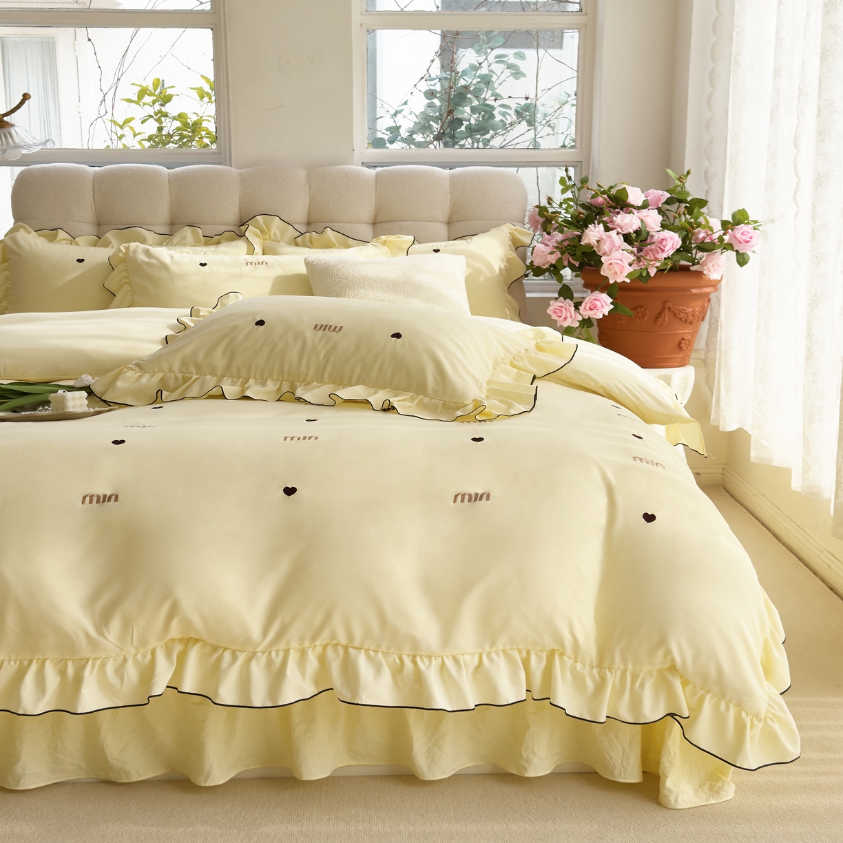 91家纺网 家纺一手货源 找家纺 梦可莱 2024新款亲肤刺绣荷叶边四件套-心灵迷恋 奶油黄