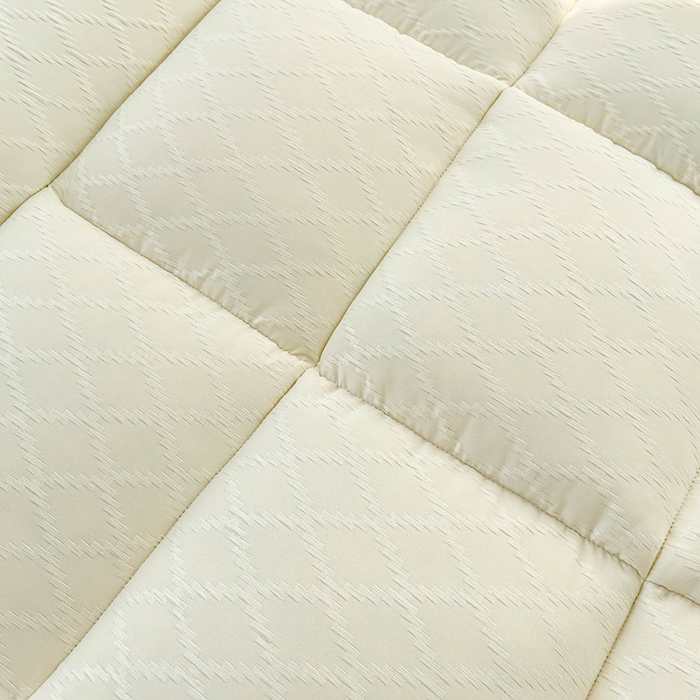 91家纺网 家纺一手货源 找家纺 默忆 2025新款泡泡纱提花绗缝活性印染羽丝棉床笠床垫款 白