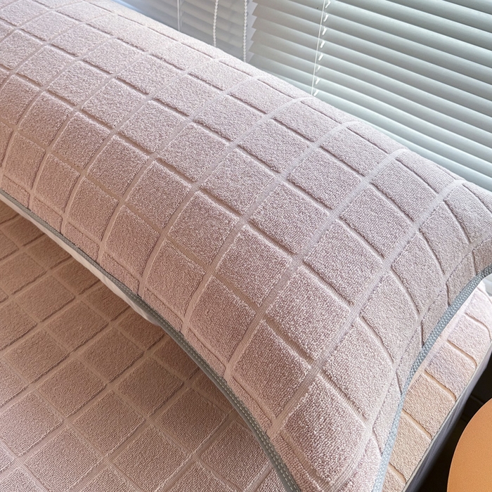 91家纺网 家纺一手货源 找家纺 爱港家纺 2024全棉A类毛巾被 纱布升级款长枕巾 情侣枕巾 枕芯保护套 暖棉.粉