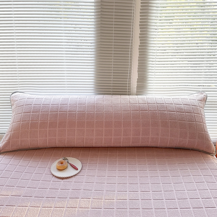 91家纺网 家纺一手货源 找家纺 爱港家纺 2024全棉A类毛巾被 纱布升级款长枕巾 情侣枕巾 枕芯保护套 暖棉.粉