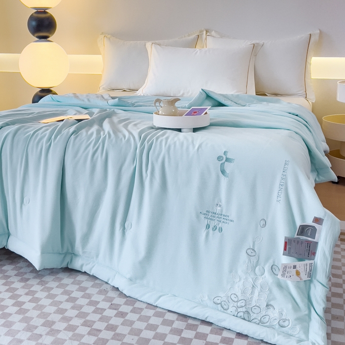 91家纺网 家纺一手货源 找家纺 优姿家纺 2024新款提花泡泡棉刺绣大豆抗菌夏被 天空蓝