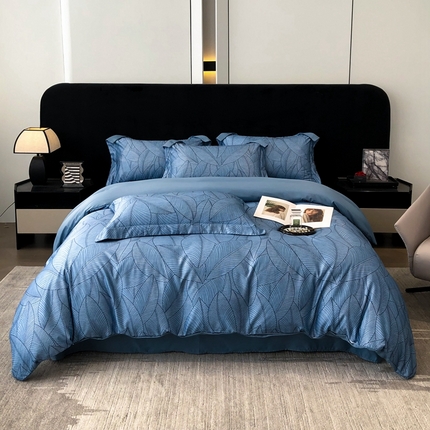 91家纺网 家纺一手货源 找家纺 金牛座 2025新款数码印花轻奢细斜纹丝质垂感四件套 叶韵-蓝