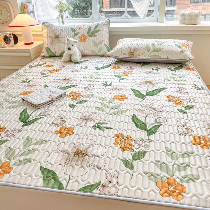 91家纺网 家纺一手货源 找家纺 柒月家居 2024新款贴身舒适厚度0.5小清新乳胶凉席 春意盎然