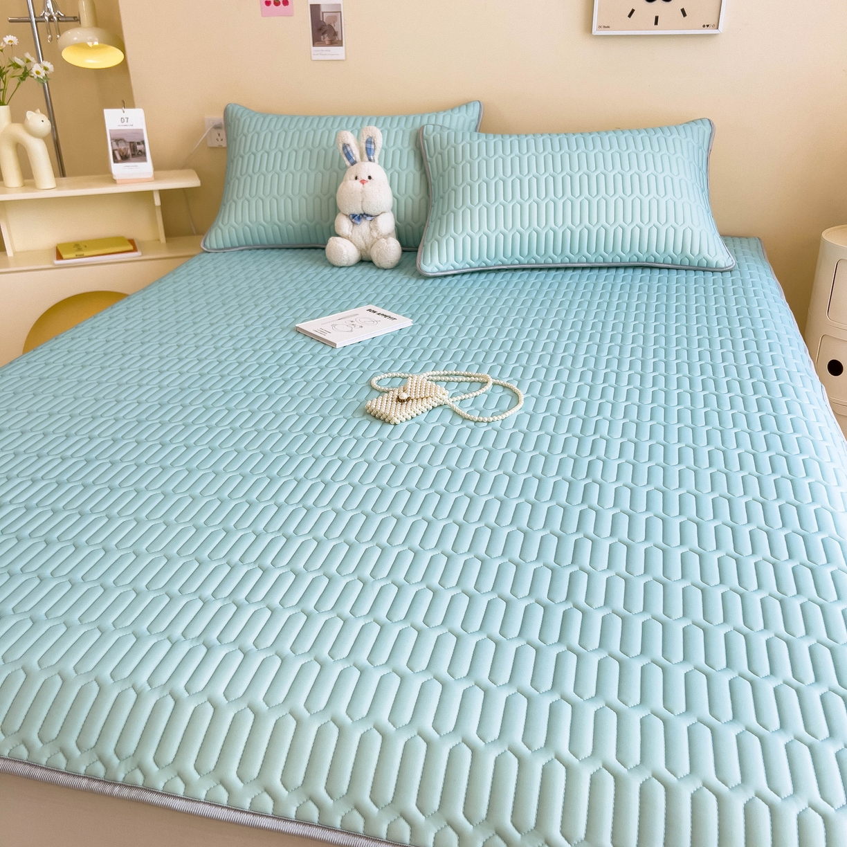 91家纺网 家纺一手货源 找家纺 希廷顿 2024新款加厚凉感丝乳胶凉席三件套 天蓝色