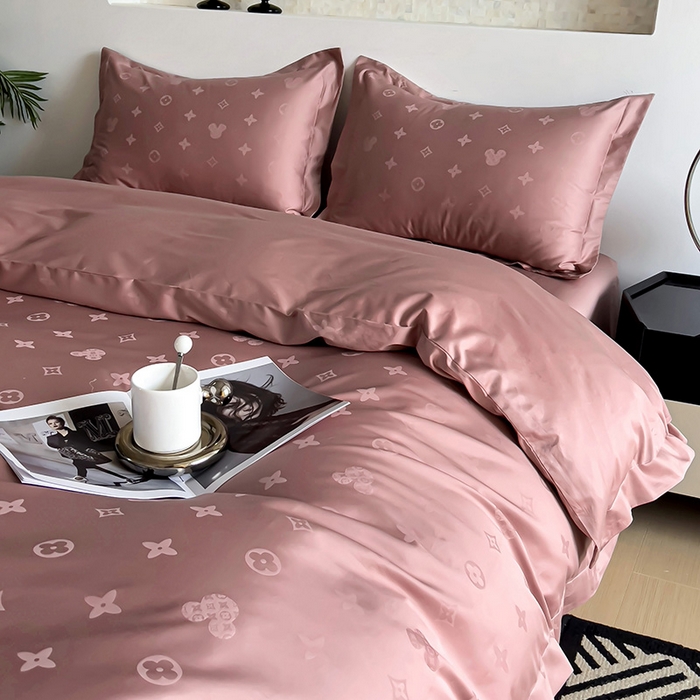 91家纺网 家纺一手货源 找家纺 品乐家纺 2024新款100支长绒棉提花宽边四件套 音色豆沙