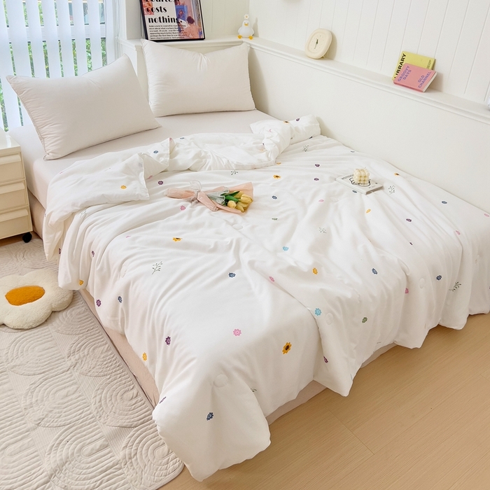 91家纺网 家纺一手货源 找家纺 春光里 2024新款萌趣夏被夏凉被被子被芯 缤纷