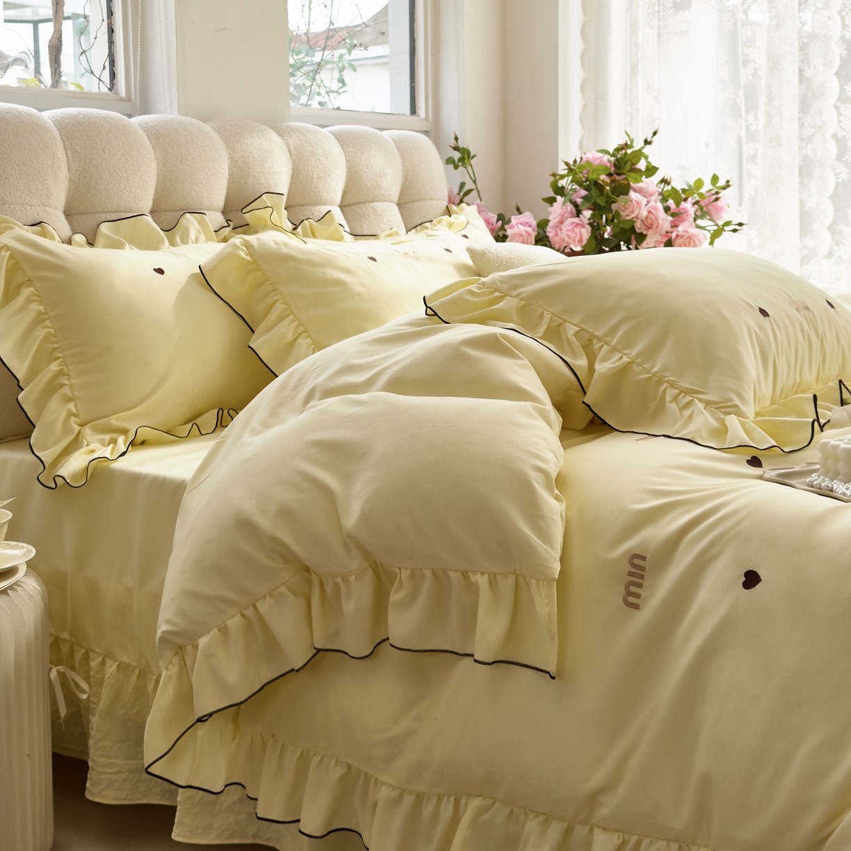 91家纺网 家纺一手货源 找家纺 梦可莱 2024新款亲肤刺绣荷叶边四件套-心灵迷恋 奶油黄