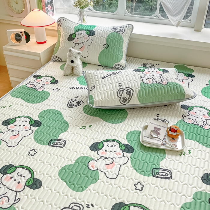 91家纺网 家纺一手货源 找家纺 柒月家居 2024新款贴身舒适厚度0.5小清新乳胶凉席 斑点狗