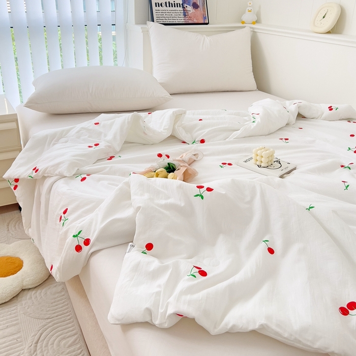 91家纺网 家纺一手货源 找家纺 春光里 2024新款萌趣夏被夏凉被被子被芯 小樱桃