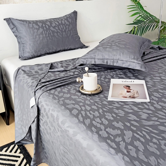 91家纺网 家纺一手货源 找家纺 品乐家纺 2024新款100支长绒棉提花床单 音色帝灰