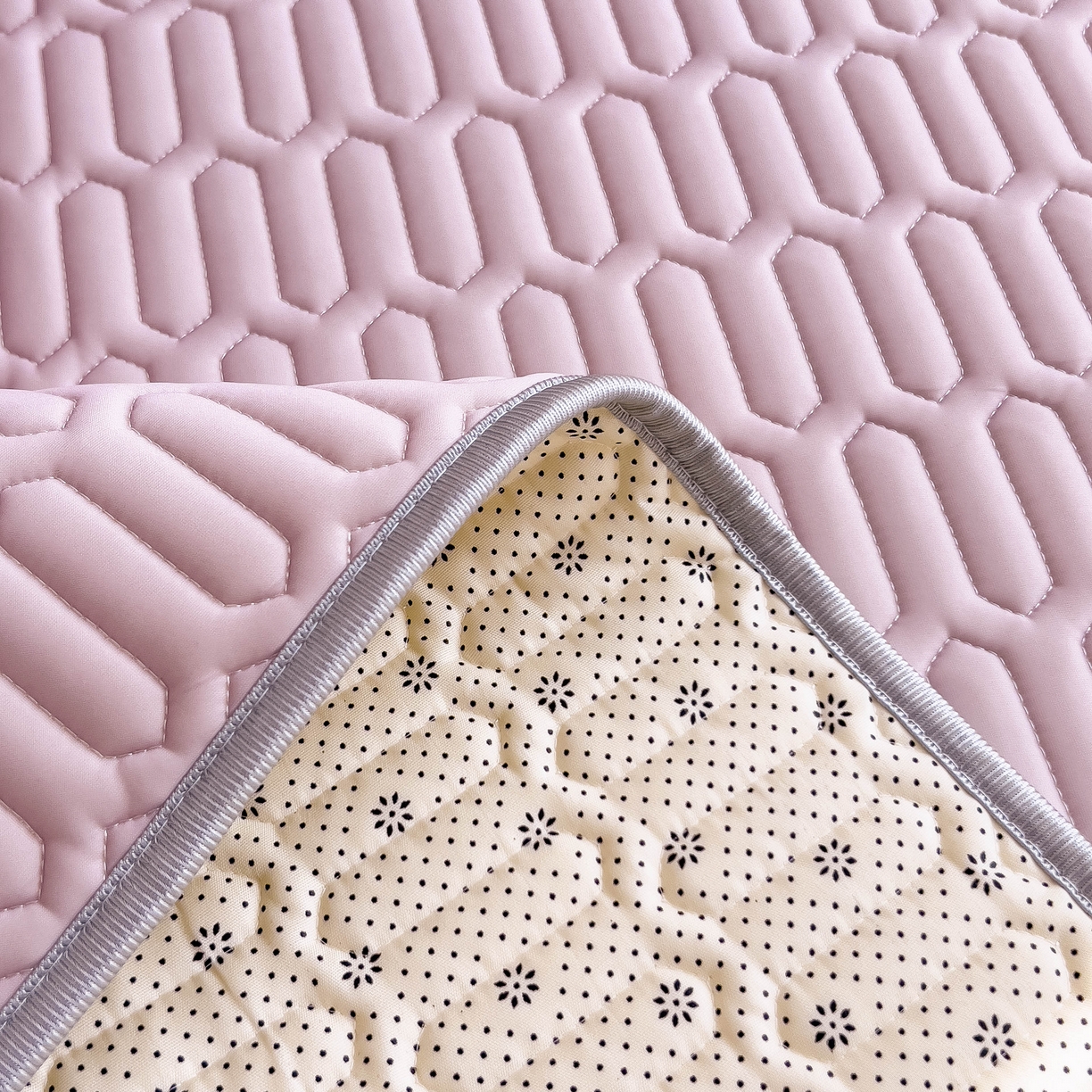 91家纺网 家纺一手货源 找家纺 希廷顿 2024新款加厚凉感丝乳胶凉席三件套 香芋紫