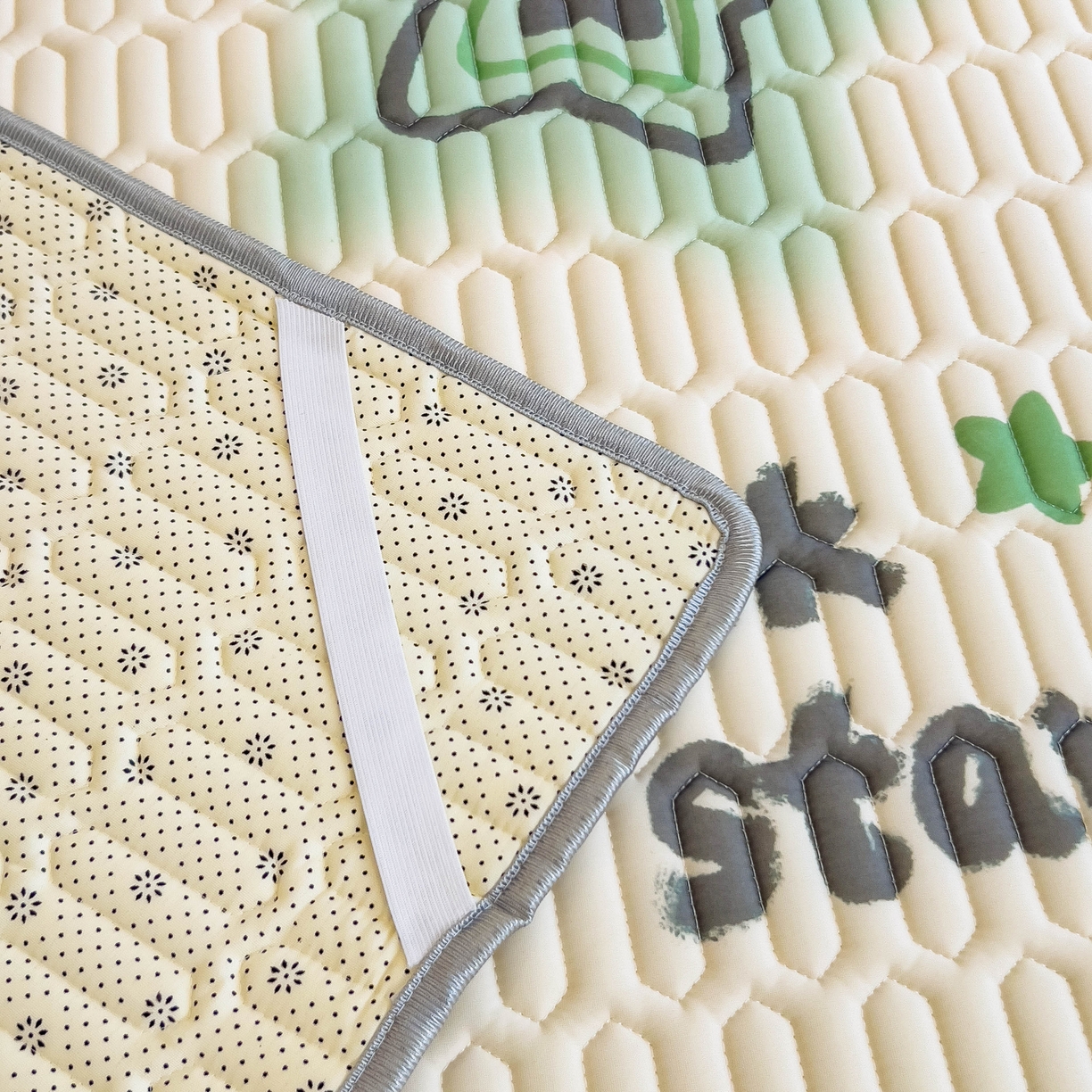 91家纺网 家纺一手货源 找家纺 希廷顿 2024新款加厚凉感丝乳胶凉席三件套 幸运星