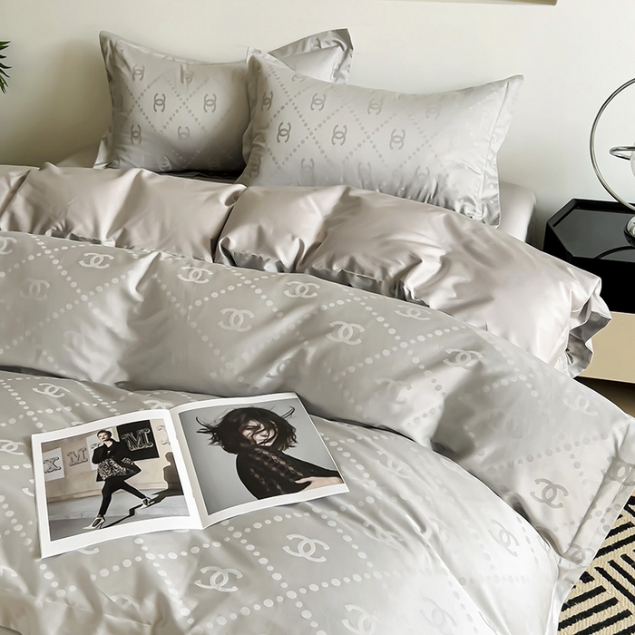 91家纺网 家纺一手货源 找家纺 品乐家纺 2024新款100支长绒棉提花宽边四件套 音色山灰