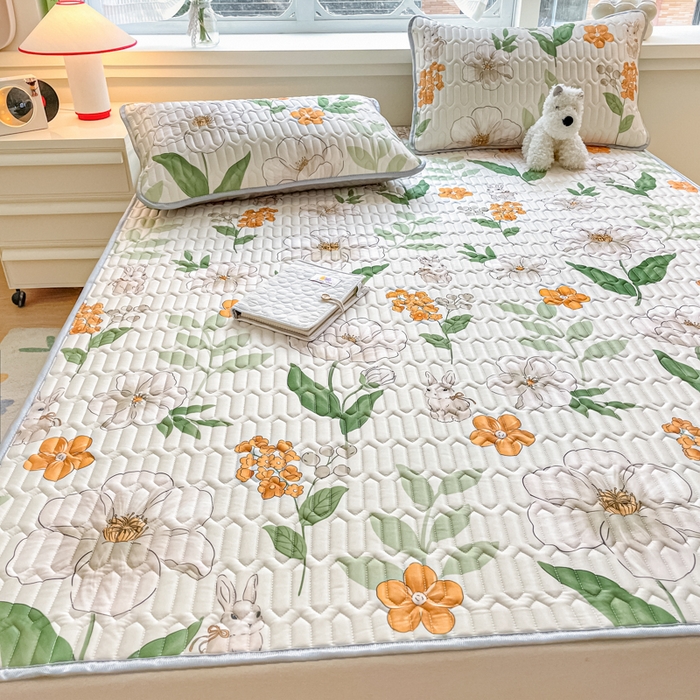 91家纺网 家纺一手货源 找家纺 柒月家居 2024新款贴身舒适厚度0.5小清新乳胶凉席 春意盎然