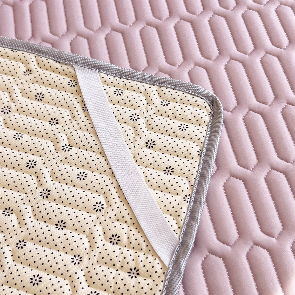 91家纺网 家纺一手货源 找家纺 希廷顿 2024新款加厚凉感丝乳胶凉席三件套 香芋紫