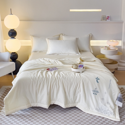 优姿家纺 2024新款提花泡泡棉刺绣大豆抗菌夏被 米色