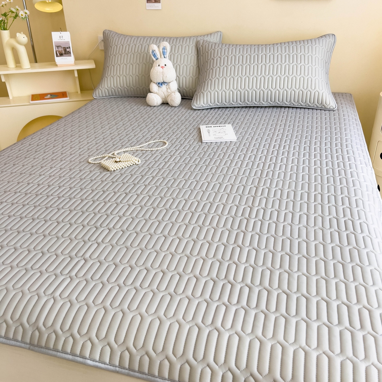 91家纺网 家纺一手货源 找家纺 希廷顿 2024新款加厚凉感丝乳胶凉席三件套 绅士灰