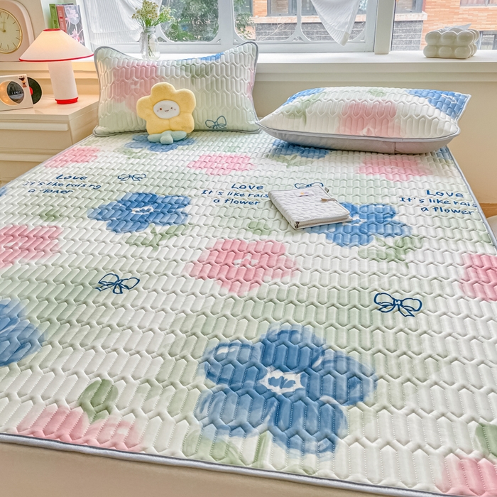 91家纺网 家纺一手货源 找家纺 柒月家居 2024新款贴身舒适厚度0.5小清新乳胶凉席 水墨花