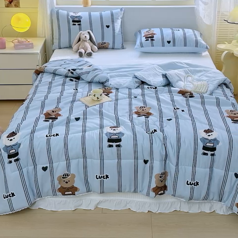 91家纺网 家纺一手货源 找家纺 寐居家纺 2024新款水洗棉小花边夏被 幸运熊