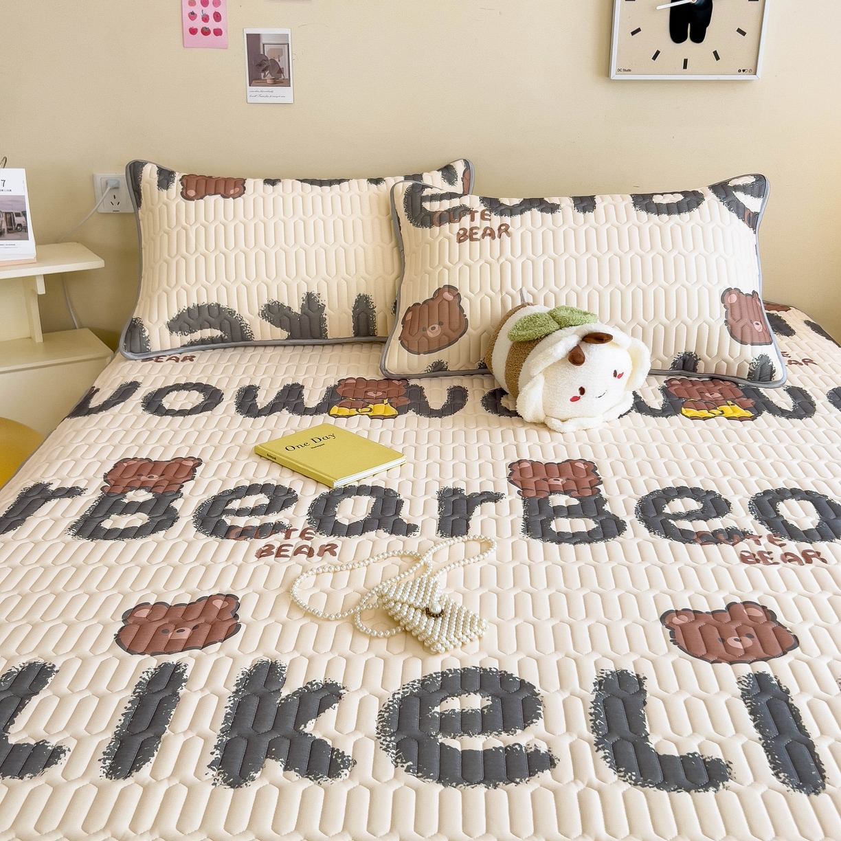 91家纺网 家纺一手货源 找家纺 希廷顿 2024新款加厚凉感丝乳胶凉席三件套 Luck熊