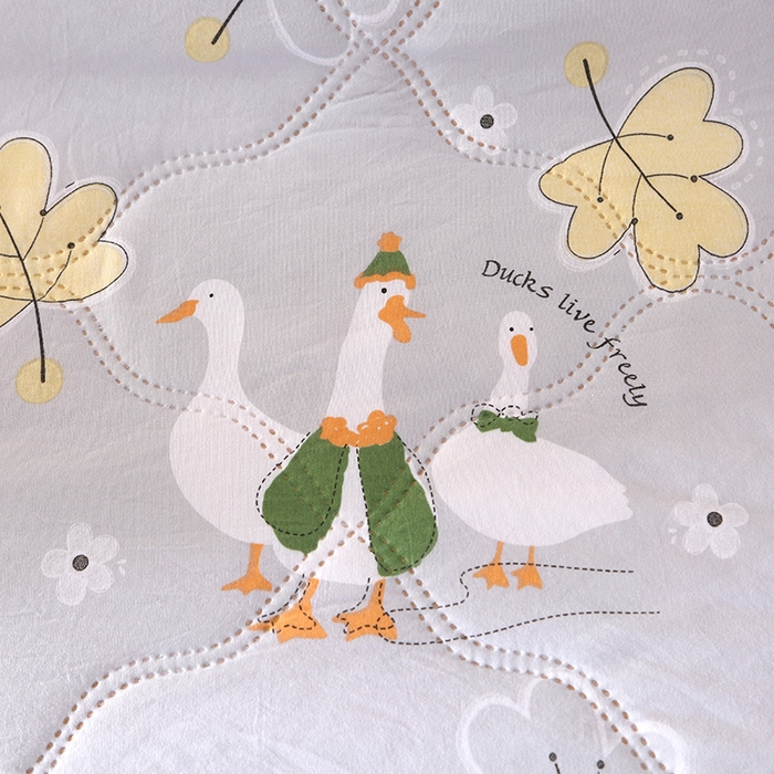 91家纺网 家纺一手货源 找家纺 诗雅 2024年新款水洗棉夏被超声波压花礼品被 三只小鸭