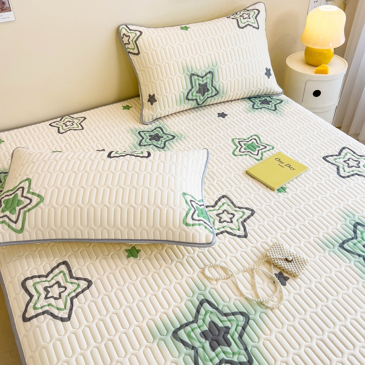 91家纺网 家纺一手货源 找家纺 希廷顿 2024新款加厚凉感丝乳胶凉席三件套 幸运星