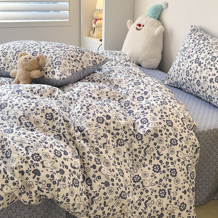 91家纺网 家纺一手货源 找家纺 昔可家纺 2024新款中古系列花四件套 中古蓝小兔