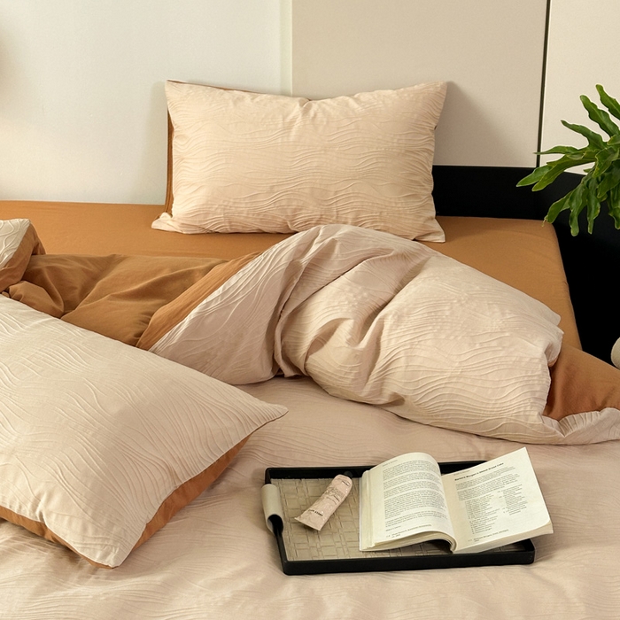 91家纺网 家纺一手货源 找家纺 雅居纺家纺 2024新款全棉线条提花四件套-线条  线条-焦糖