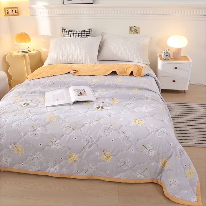 91家纺网 家纺一手货源 找家纺 诗雅 2024年新款水洗棉夏被超声波压花礼品被 三只小鸭