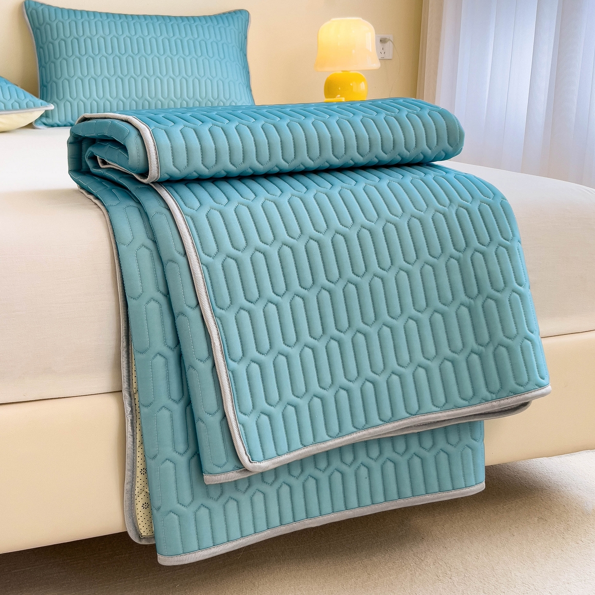 91家纺网 家纺一手货源 找家纺 希廷顿 2024新款加厚凉感丝乳胶凉席三件套 深蓝色