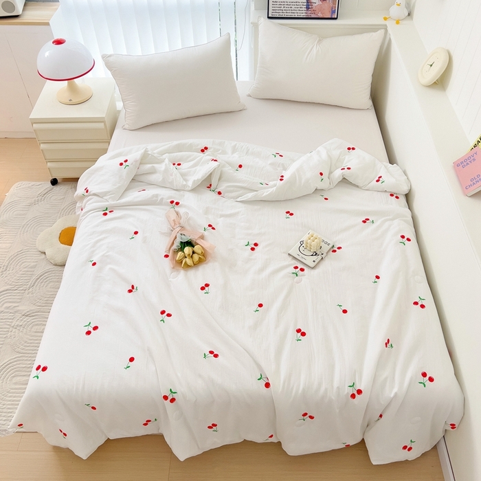 91家纺网 家纺一手货源 找家纺 春光里 2024新款萌趣夏被夏凉被被子被芯 小樱桃