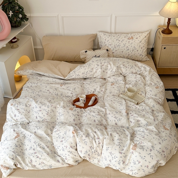 91家纺网 家纺一手货源 找家纺 昔可家纺 2024新款开春小清新花四件套 蓝枝兔兔