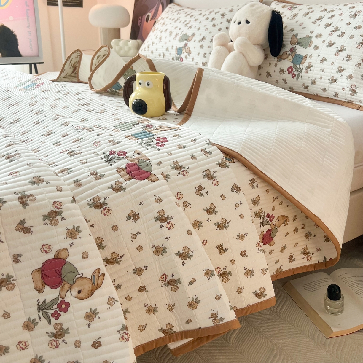 91家纺网 家纺一手货源 找家纺 HL原创 2024新款全棉印花床盖 咖色兔