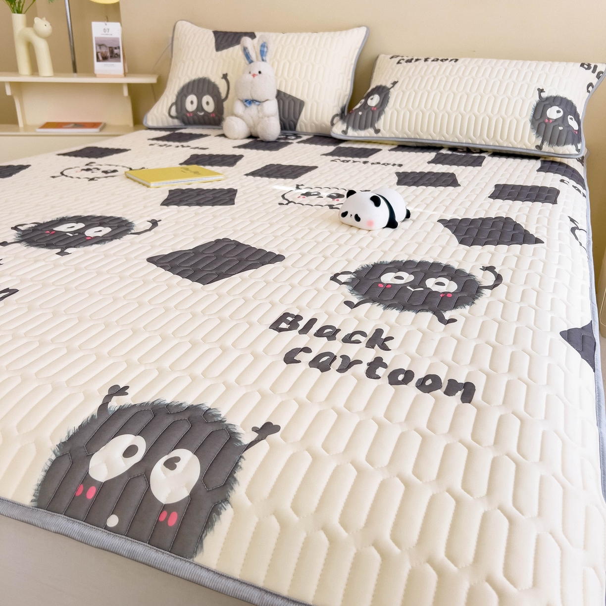 91家纺网 家纺一手货源 找家纺 希廷顿 2024新款加厚凉感丝乳胶凉席三件套 小煤球