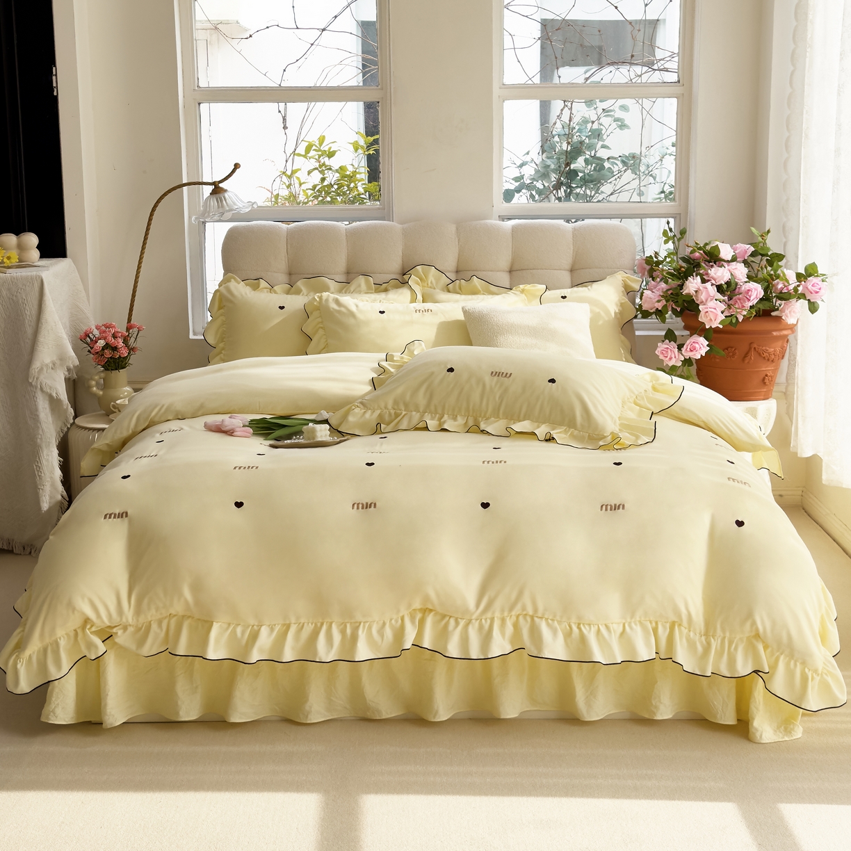 91家纺网 家纺一手货源 找家纺 梦可莱 2024新款亲肤刺绣荷叶边四件套-心灵迷恋 奶油黄