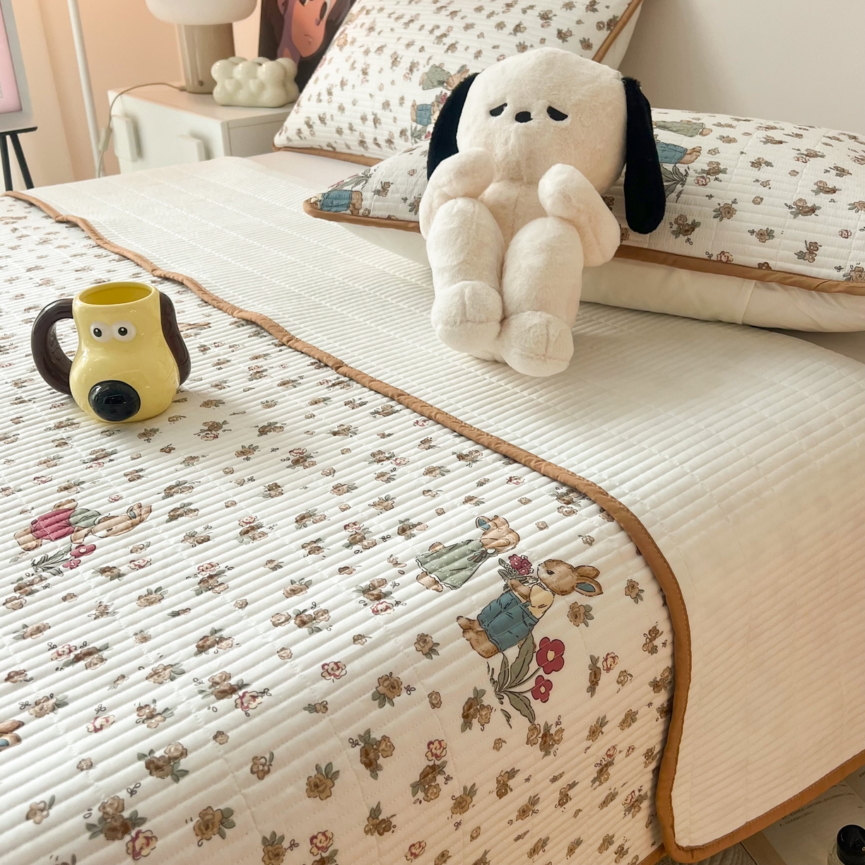 91家纺网 家纺一手货源 找家纺 HL原创 2024新款全棉印花床盖 咖色兔