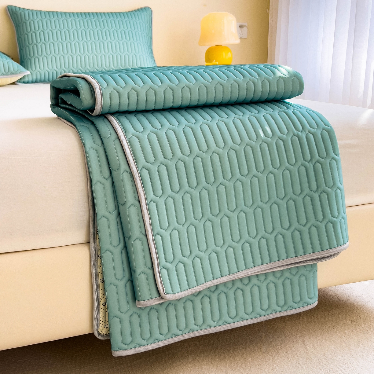 91家纺网 家纺一手货源 找家纺 希廷顿 2024新款加厚凉感丝乳胶凉席三件套 墨绿色