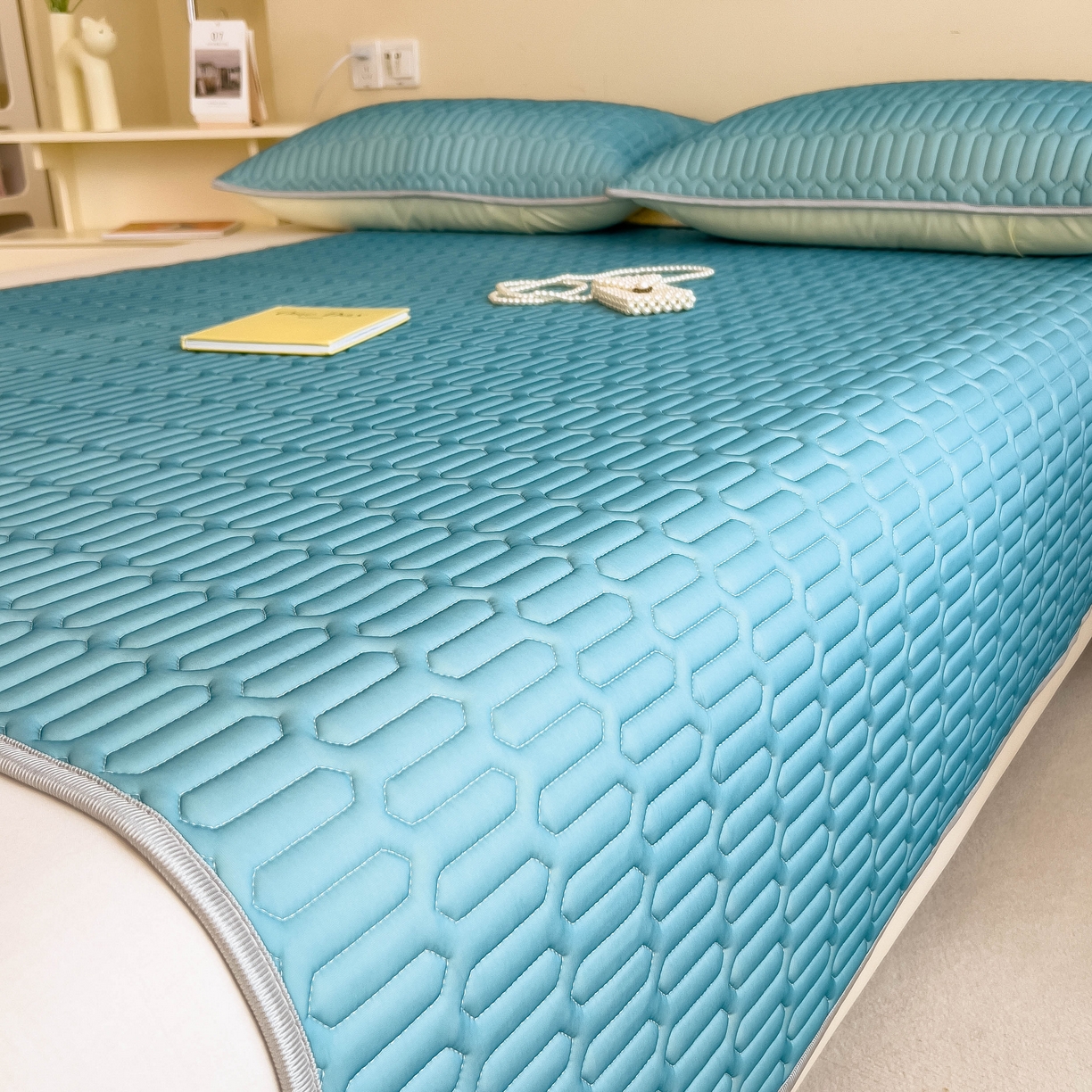 91家纺网 家纺一手货源 找家纺 希廷顿 2024新款加厚凉感丝乳胶凉席三件套 深蓝色