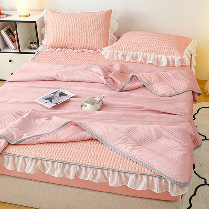 91家纺网 家纺一手货源 找家纺 伊人坊 2024新款冰丝凉感丝夏被 甜心粉