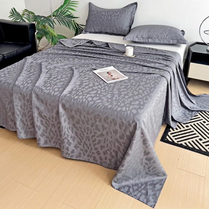 91家纺网 家纺一手货源 找家纺 品乐家纺 2024新款100支长绒棉提花床单 音色帝灰