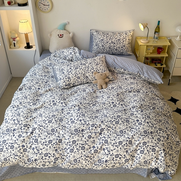 91家纺网 家纺一手货源 找家纺 昔可家纺 2024新款中古系列花四件套 中古蓝小兔