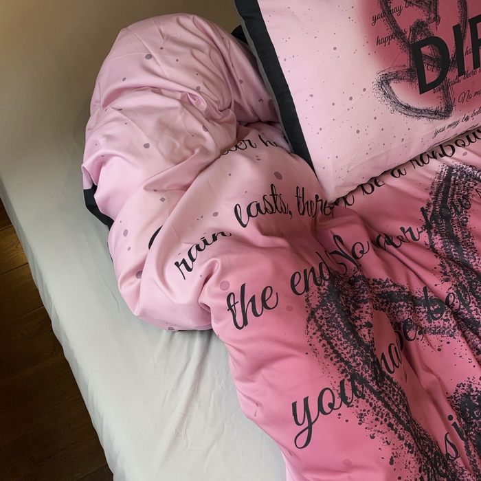 91家纺网 家纺一手货源 找家纺 花沐 2024新款云朵水洗棉四件套 【云朵棉】黑色爱心