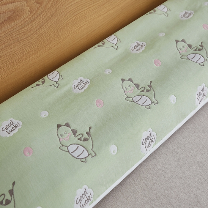 91家纺网 家纺一手货源 找家纺 爱港家纺 2024全棉A类毛巾被 纱布升级款长枕巾 情侣枕巾 枕芯保护套 绿恐龙