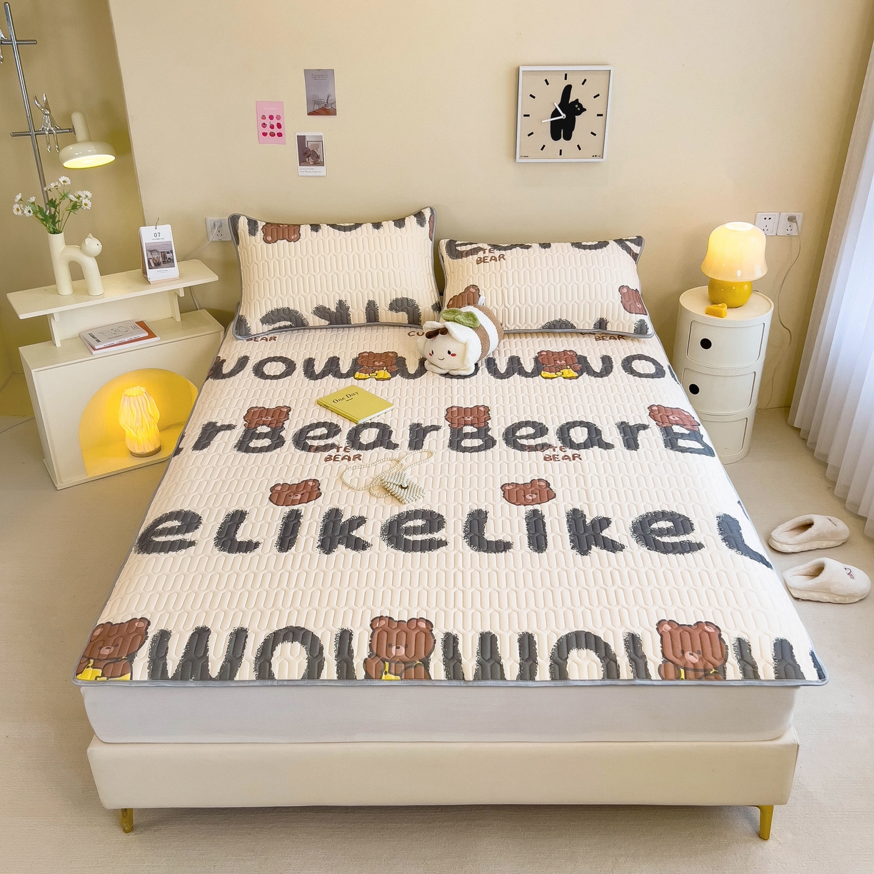 91家纺网 家纺一手货源 找家纺 希廷顿 2024新款加厚凉感丝乳胶凉席三件套 Luck熊