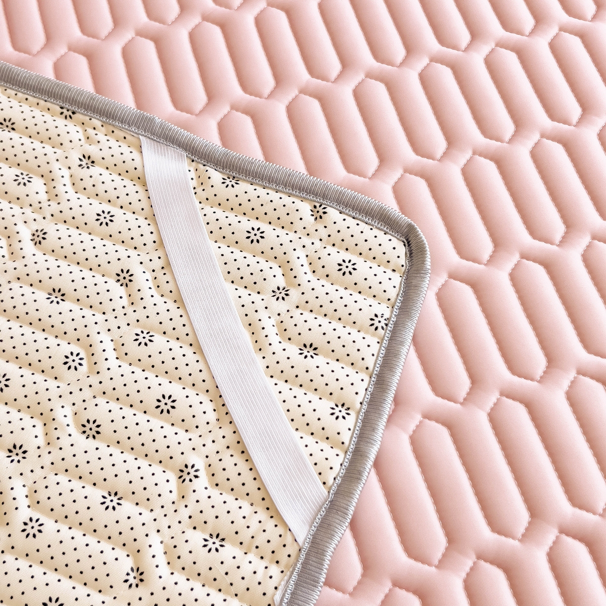 91家纺网 家纺一手货源 找家纺 希廷顿 2024新款加厚凉感丝乳胶凉席三件套 粉玉色